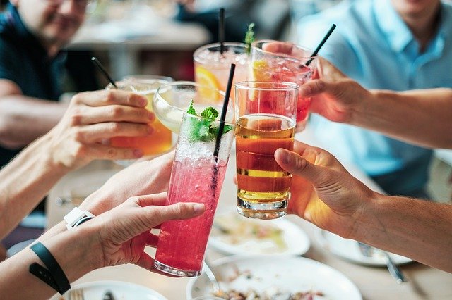 飲酒｜血圧低下や脱水症状