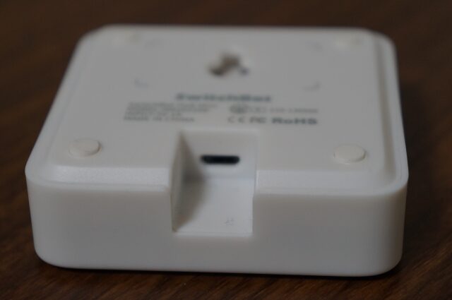 SwitchBot温湿度計の液晶画面（温度・湿度・電池残量表示）