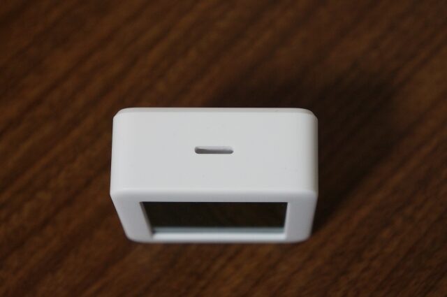 気に入って複数部屋用に揃えたSwitchBotハブミニと温湿度計