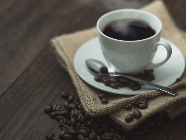 カフェインは控えめに