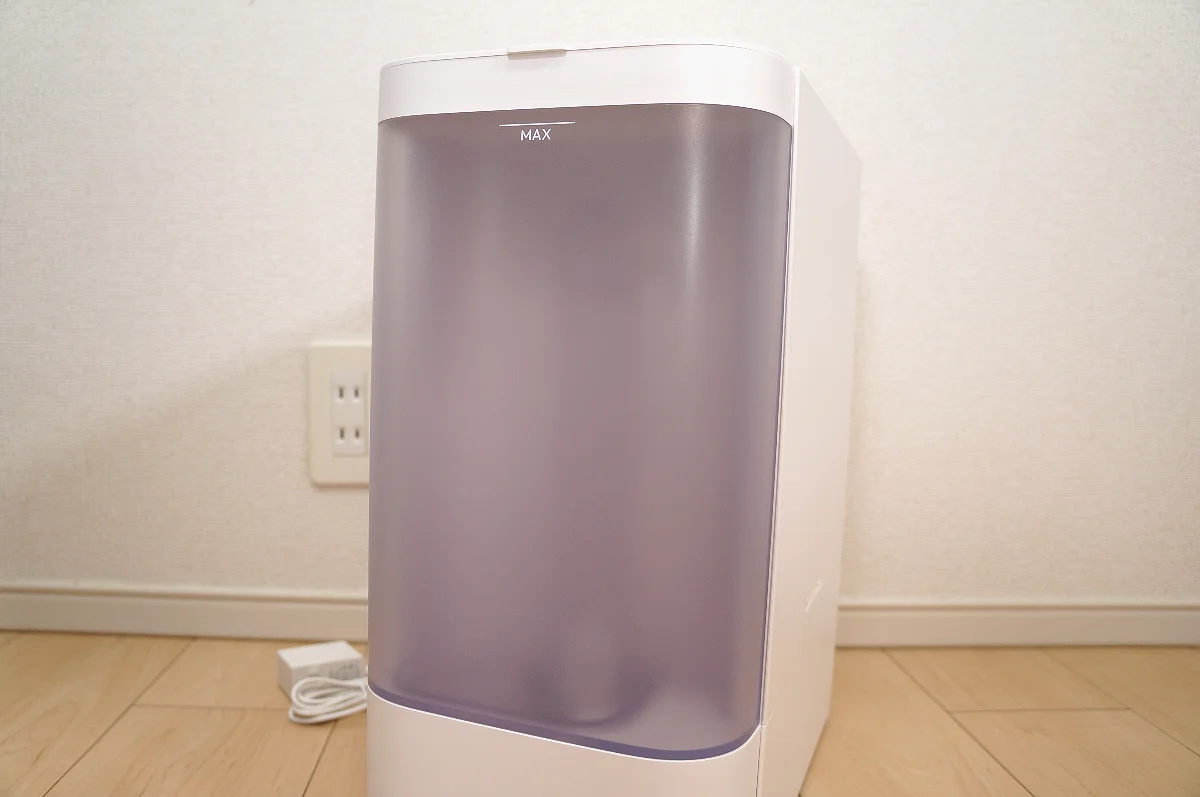 4.5L満水MAXラインが確認できるタンク側面