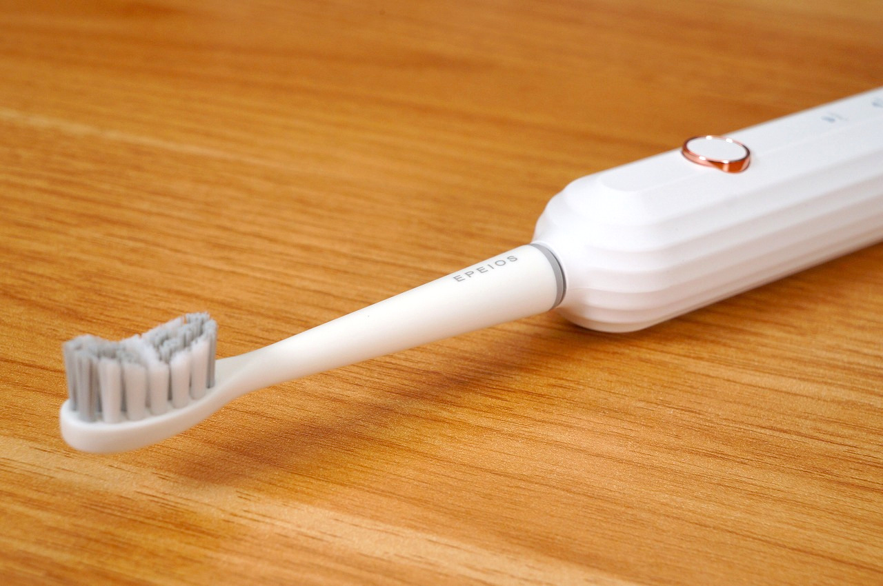 EPEIOS 電動歯ブラシ ET003の開封・外観 ブラシ 接続