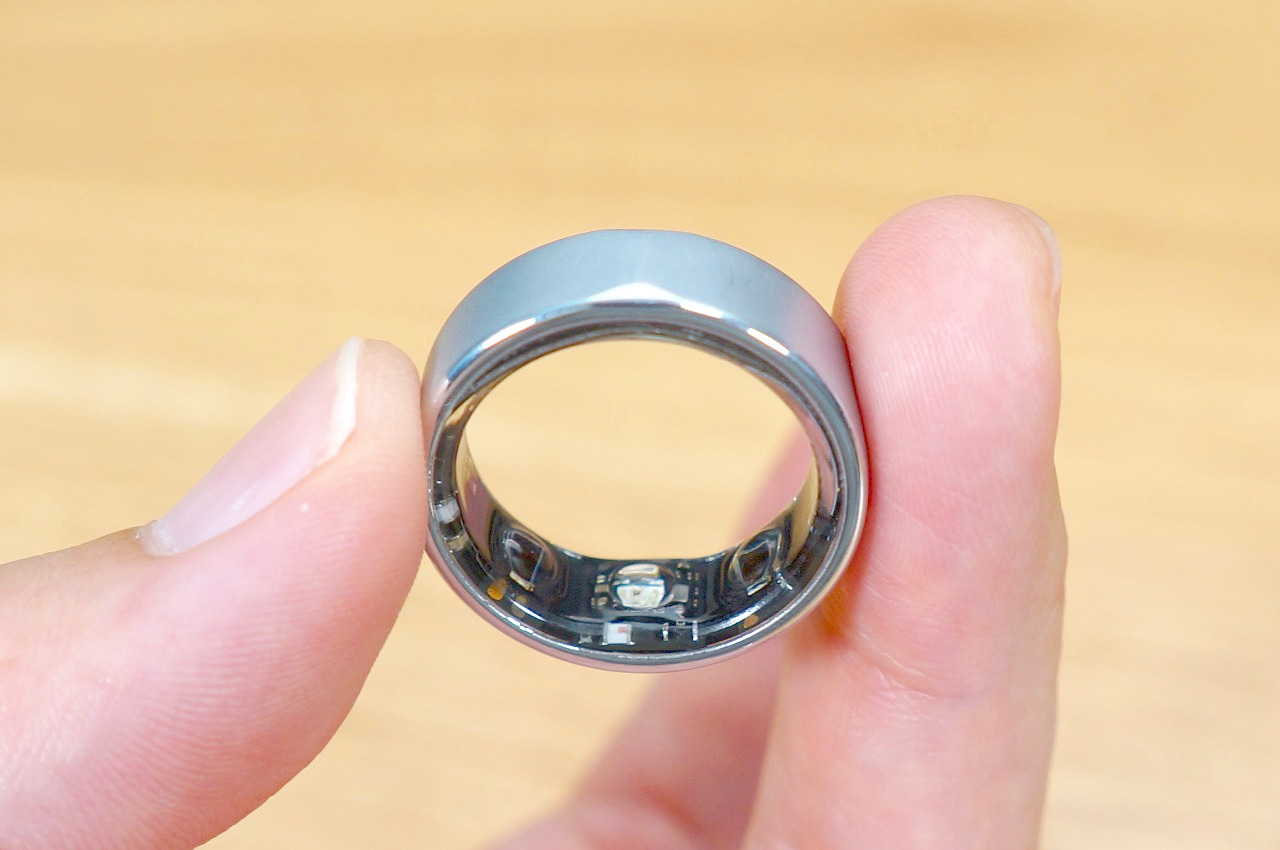 マットで落ち着いたデザイン｜仕事でつけてもOK FY RING