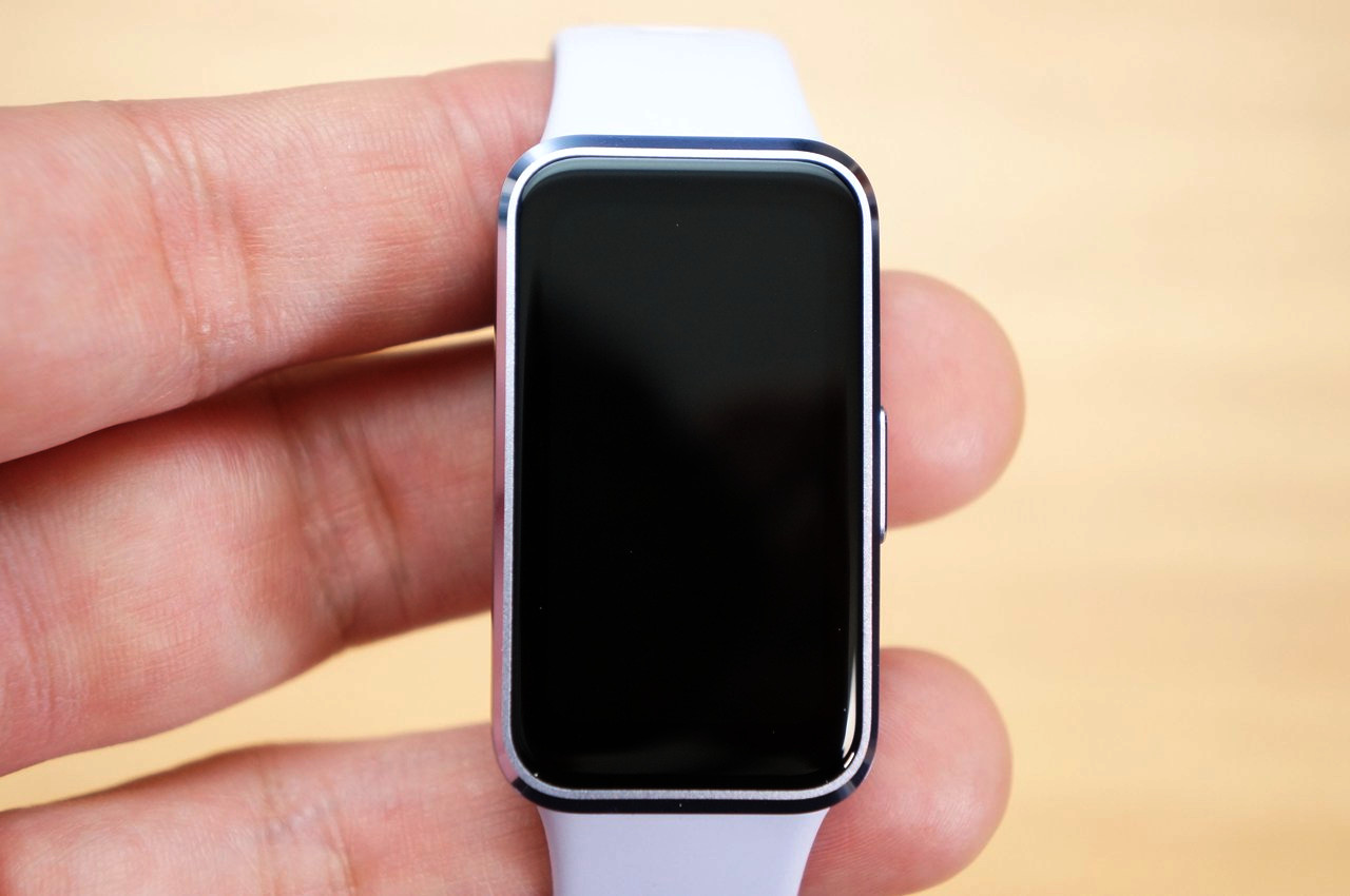 HUAWEI Band 10 大きすぎない絶妙なサイズ感