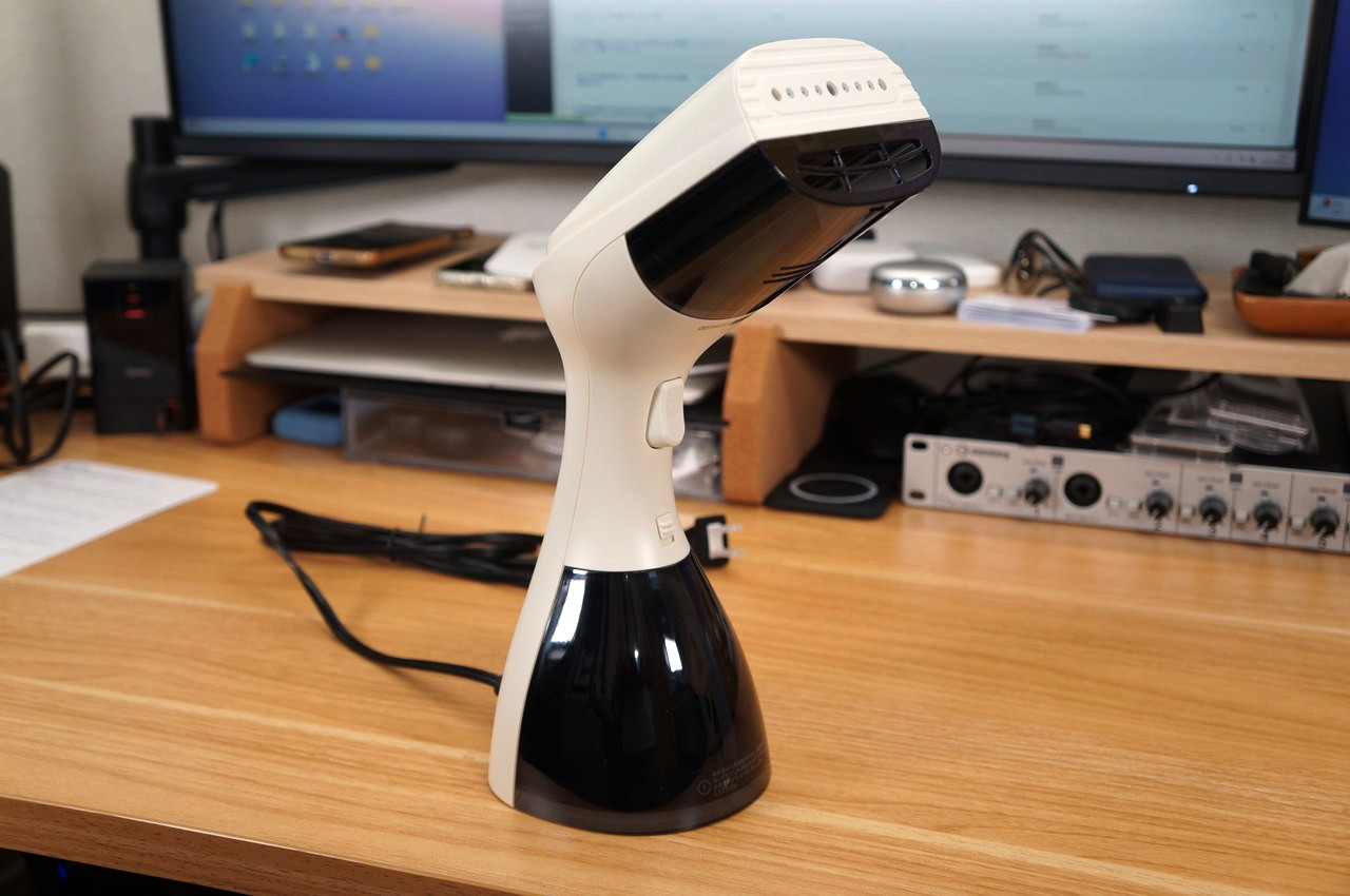 スタンド不要の自立式デザイン Morus V3